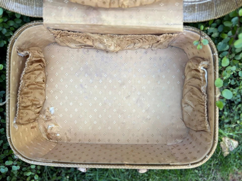 Maleta estilo tweed Wheary de colección años 40 color tostado/dorado tejido equipaje con interior satinado Foto 3 de 4