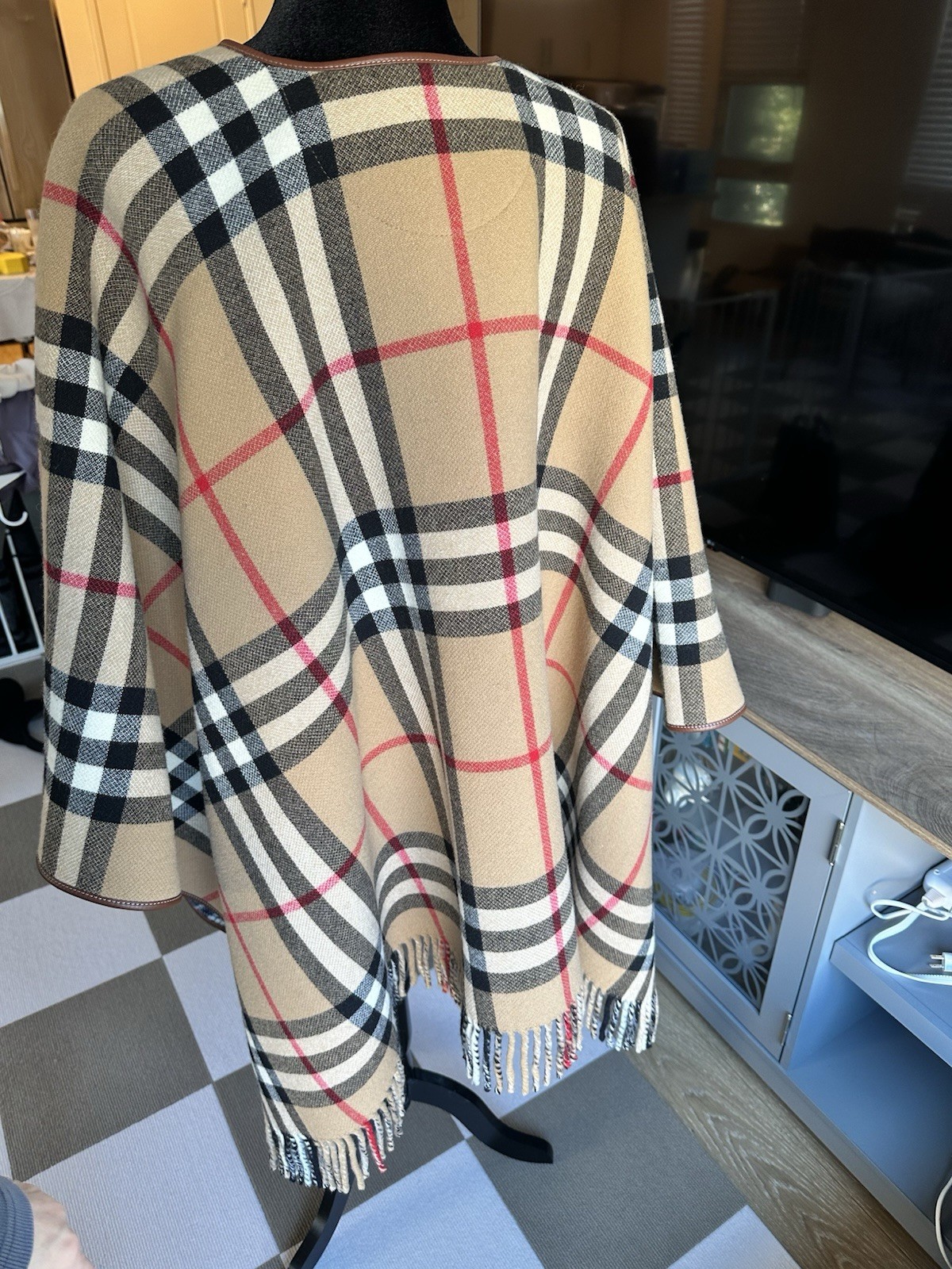 NWOT Burberry cape reversible wool Charlotte leather trim cape poncho image 7