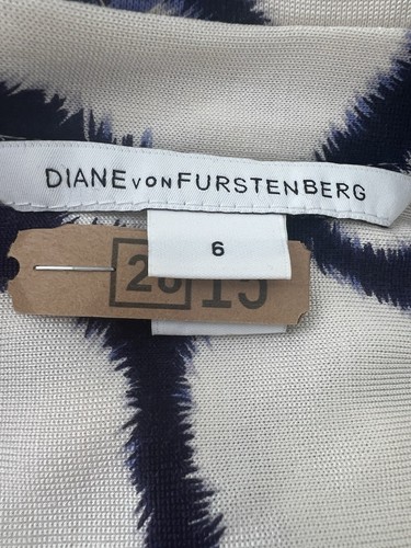 Diane von Furstenberg DVF Size 6 Printed Silk Jersey "Terry" Wrap Dress / Midi - Picture 12 of 15