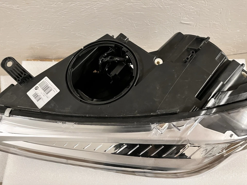 2014-2018BMW X5 X6 Xenon Headlight Driver Side Damaged - Image 3 of 4