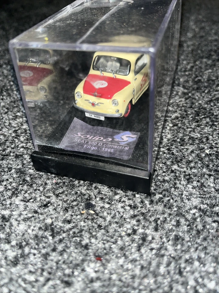 SOLIDO SEAT 600D 1965 'FRIGO' COMO NUEVO 1:43 caja dañada Foto 4 de 4