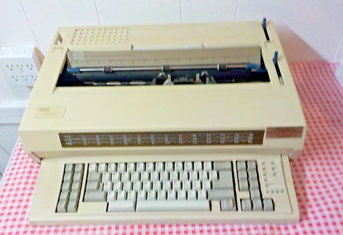 IBM Wheelwriter 1500 by Lexmark Electric Typewriter. Tested Working With Instruc