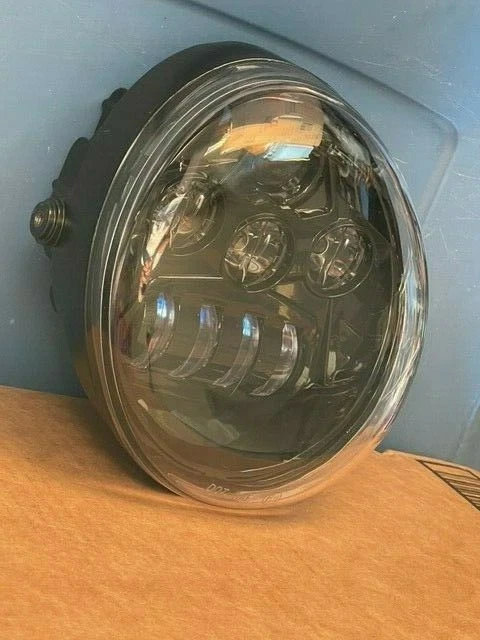 Protector de faros LED negro apto para Harley Davidson VRod V-Rod VRSCA VRSCF Foto 3 de 4