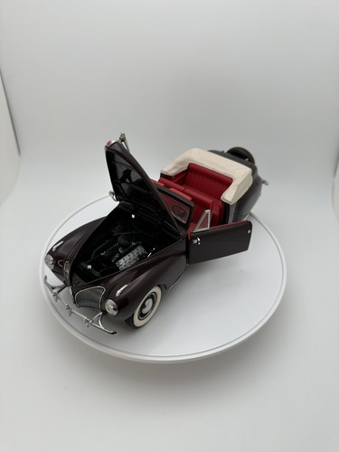 Franklin Mint 1941 Lincoln Continental Maroon 1:24 Diecast - Picture 2 of 6