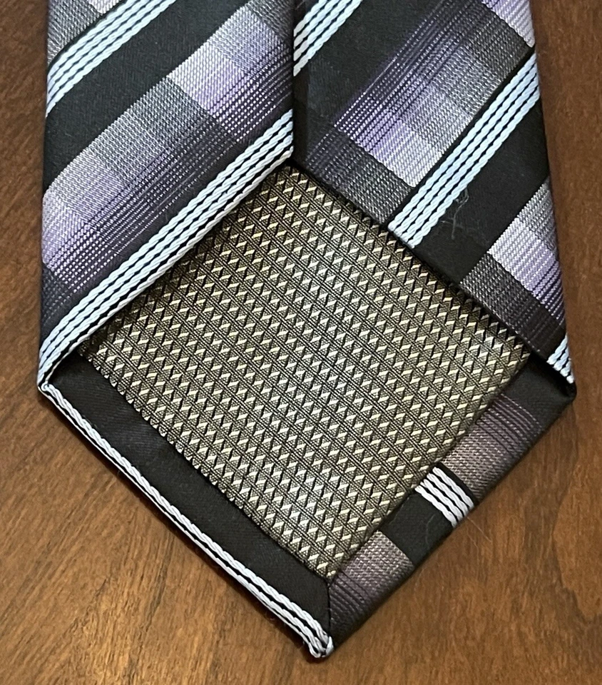 Corbata para el cuello Duomo Milano hecha a mano púrpura negra 100 % poliéster para hombre hecha en China Foto 2 de 4