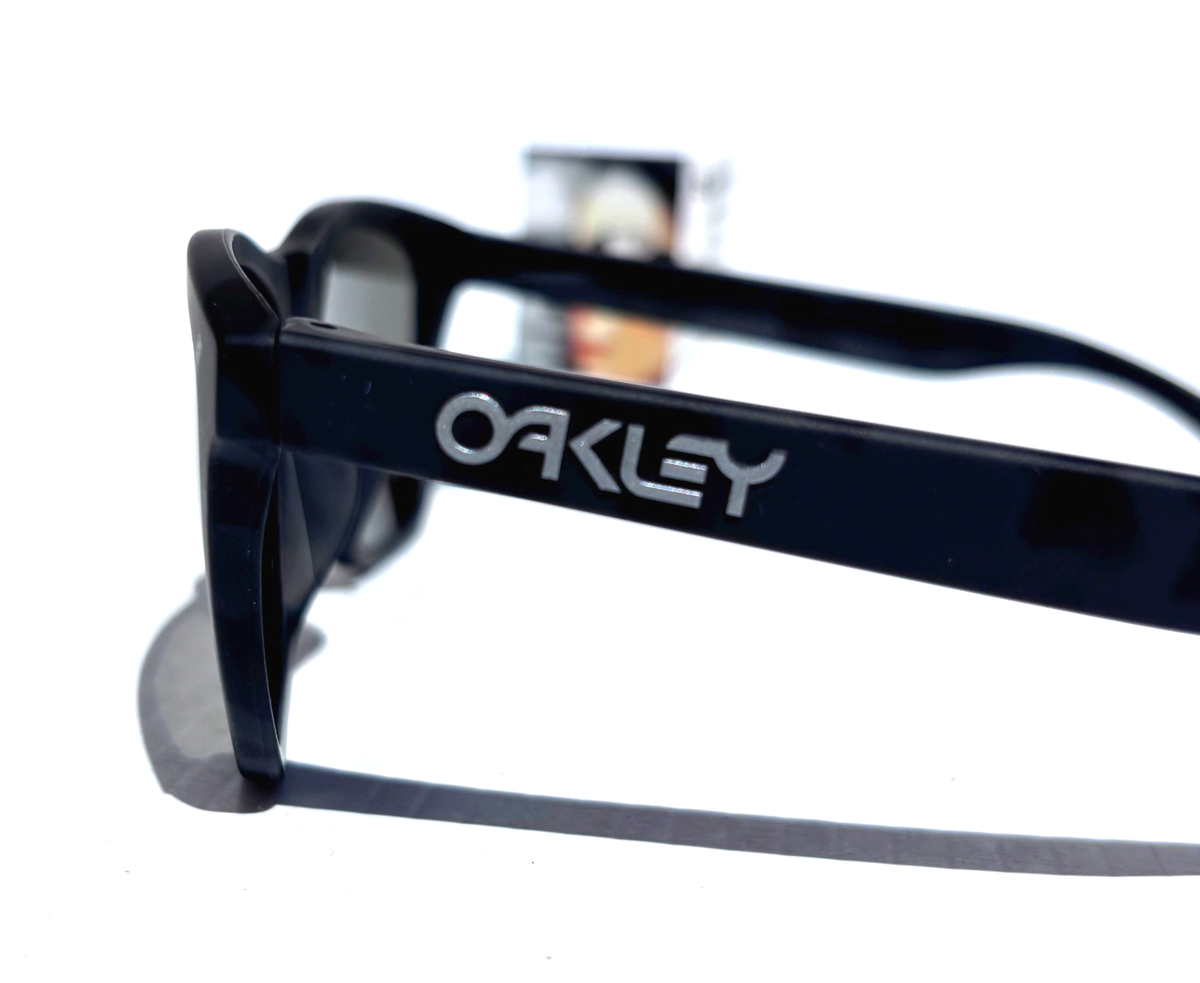 極美品　OAKLEY　FrogSkins(A)　MATTE BLACK CAMO Oakley FROGSKINS Matte Black Camo PRIZM Black Lens Sunglass 9245