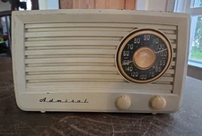 Vintage Admiral Model 5X13 AM Tube Tabletop Radio - Working!
