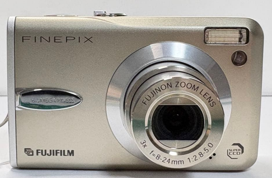 Fujifilm FinePix F30 F Series 6.3MP 3x Zoom Compact Digital Camera