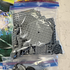 LEGO 7066 Alien Conquest Earth Defense HQ - 100% Complete w/Figs and Books