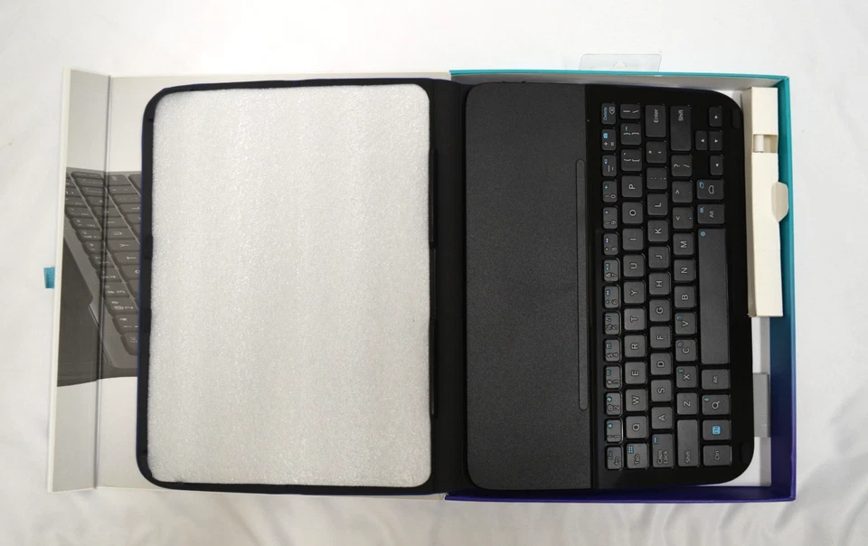 New Logitech Ultrathin Keyboard Folio for Samsung Galaxy Tab 4 10.1 - Image 4 of 4