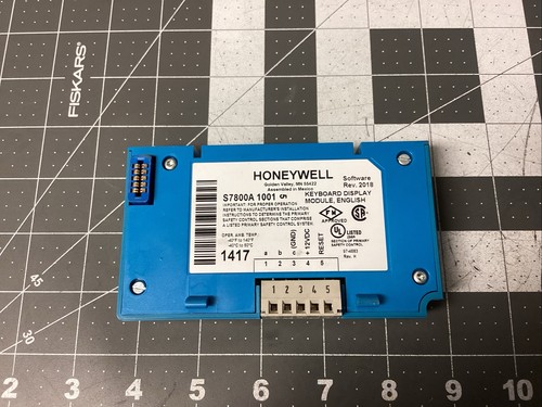 Honeywell S7800A 1001 Keyboard Display Burner Control Keypad (LPW68Z) - Picture 2 of 5