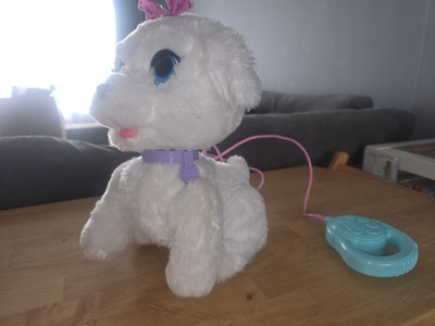 FurReal Friends GoGo Tanzender Welpe interaktiv Gehen Tanzen weiß Plüsch mit Leine