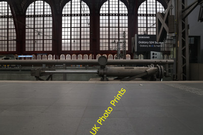 Foto SNCB Belgische Eisenbahn 6x4 Hydraulik Puffer Anschlag Antwerpen Central um 2023 3