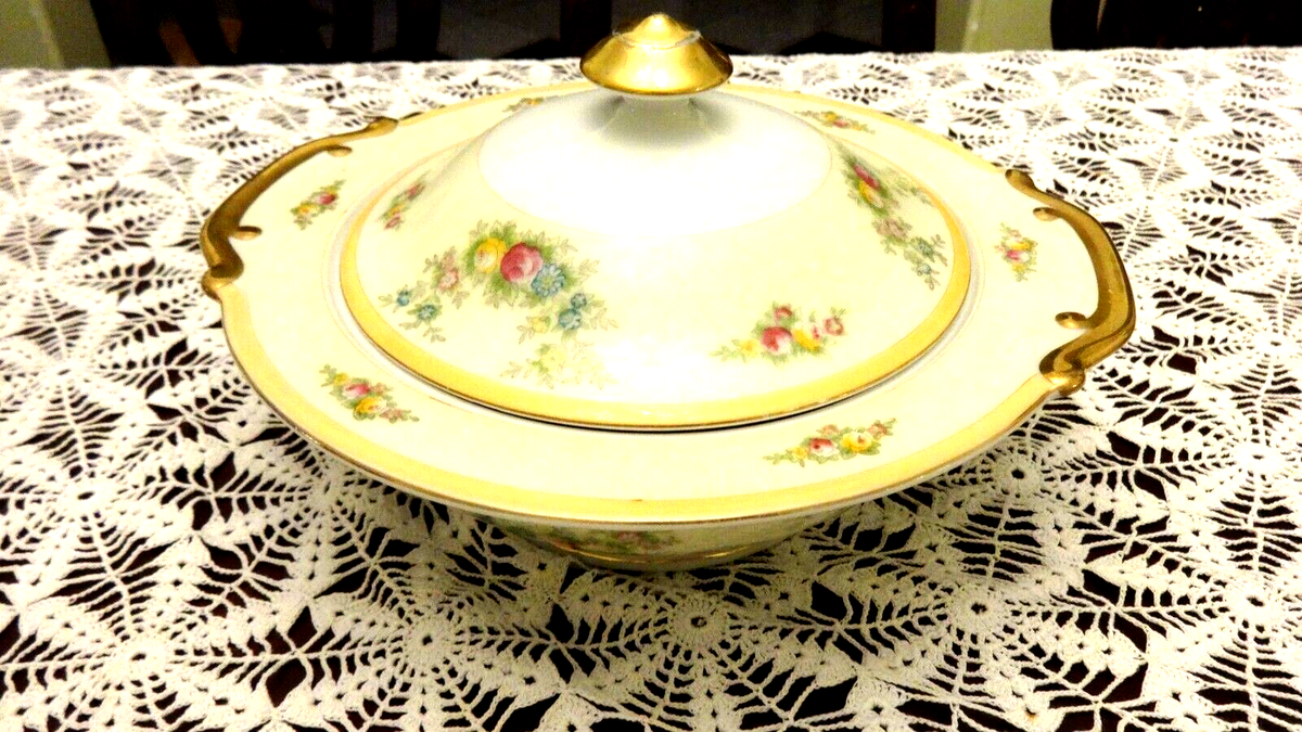 Vintage Meito N-1055A pattern hand painted china set Japan Vintage Meito N-1055A pattern hand painted china set Japan