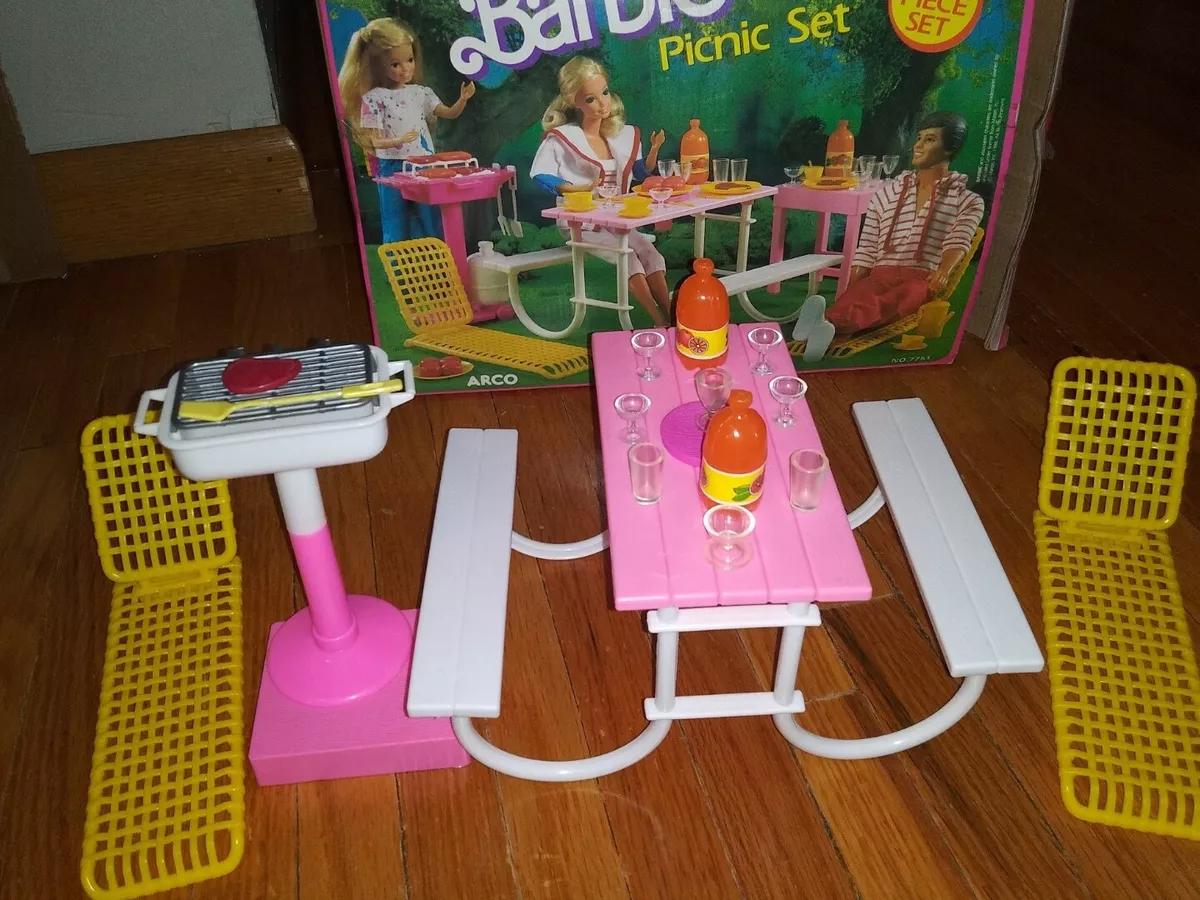 Vintage barbie sales picnic set