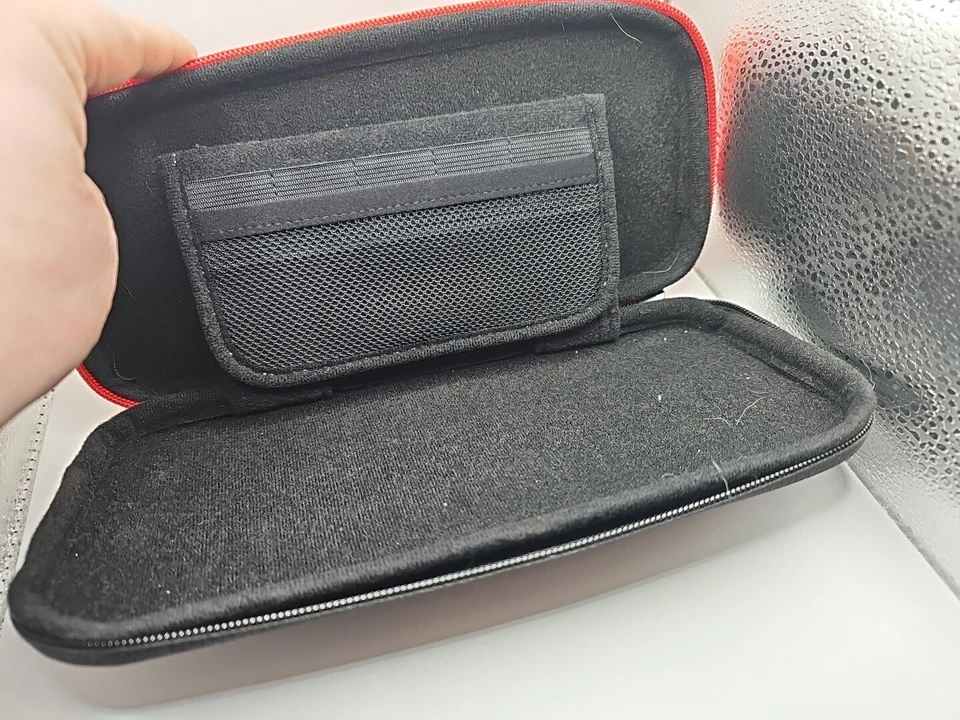 Funda Nintendo Switch Edición Limitada Roja/Negro Mario Roja Foto 4 de 4