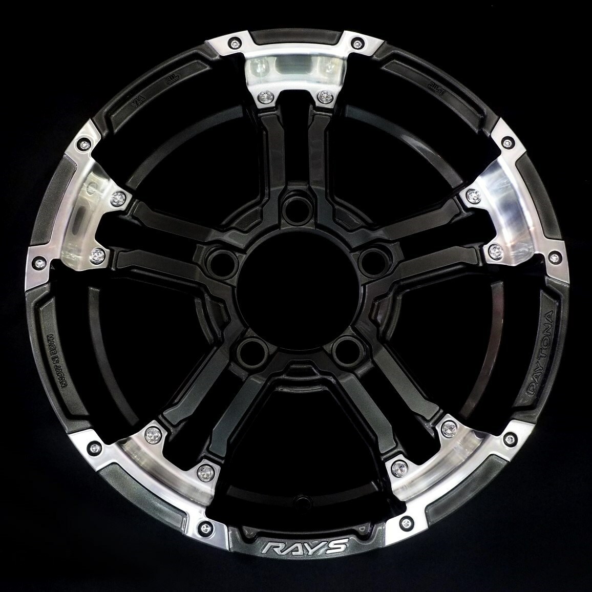 FLEDERMAUS ホイールタイヤ 16x5.5J ET45 引き取り可能 FLEDERMAUS ホイールタイヤ 16x5.5J ET45 引き取り可能（2025年