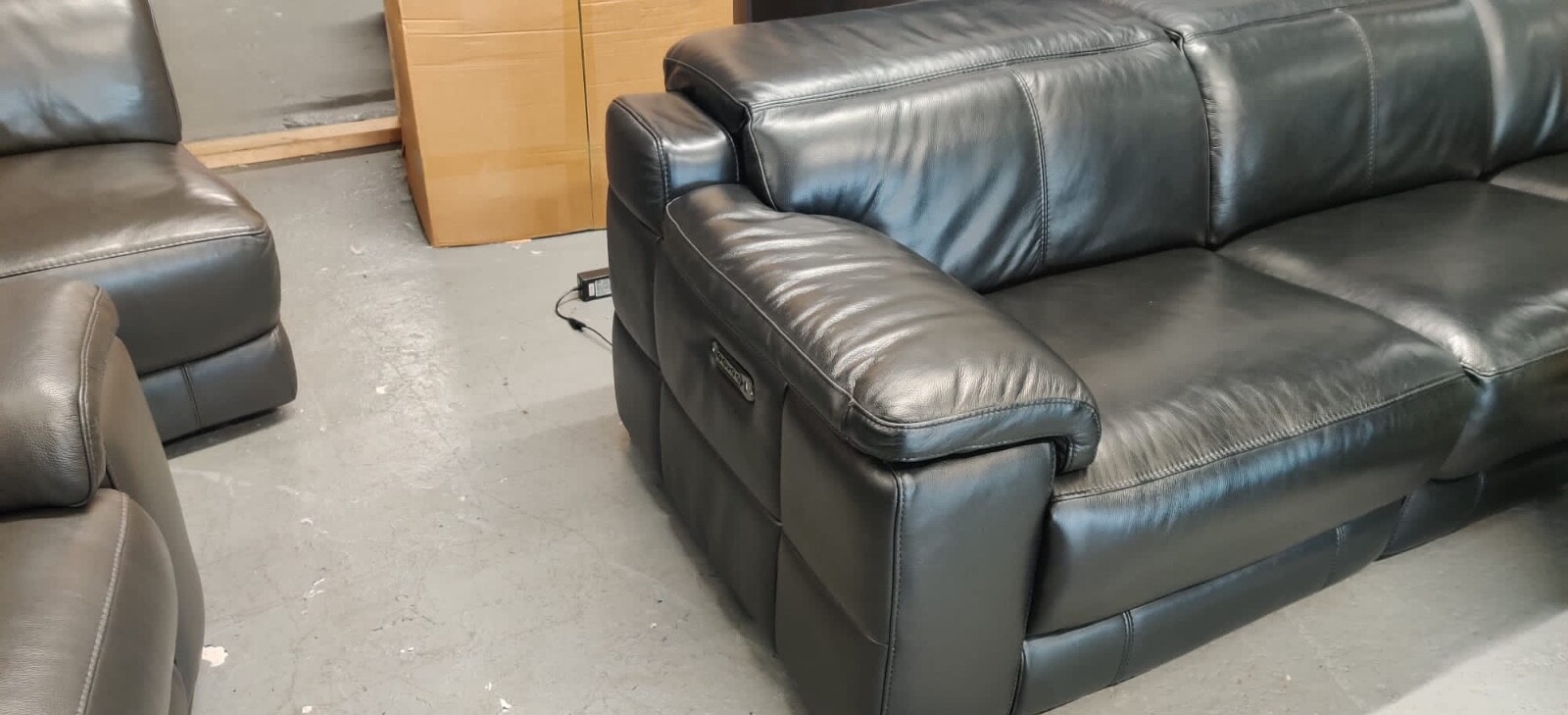 SOFOLOGY LAURENCE CORNER SOFA ELECTRIC POWER RECLINER HEADREST BLACK LEATHER 2C2 eBay