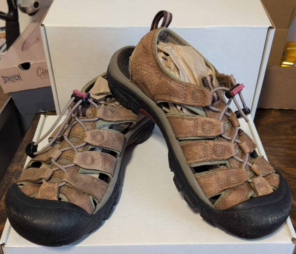 KEEN Newport sandalo da trekking impermeabile in pelle da donna taglia 9 5 marrone rosa scarpe