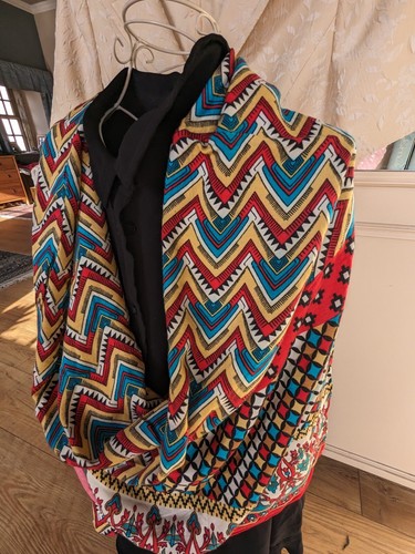 Women's Long Shawl Scarf Wrap Throw 46" x 74" Red Mix Geometric Print Wool Visc - Picture 19 of 23