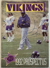 1992 Minnesota Vikings Football Official Prospectus Book, (B120)