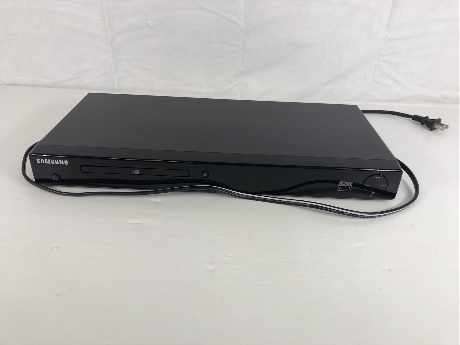 - Hdmi - Usb 2.0 Port  & Mp3 File
