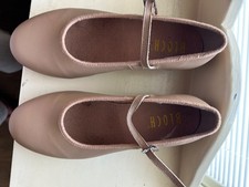 Bloch Tap girls tap shoes sz 4 new without tags