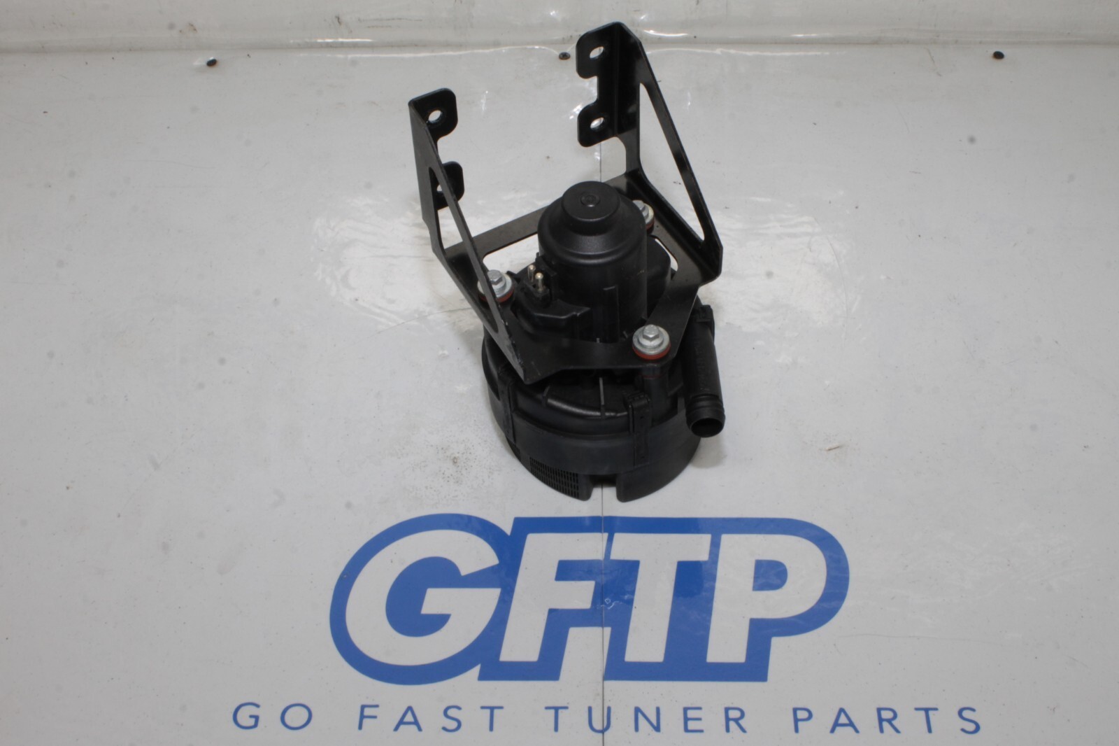 McLaren MP4-12C 2012-2014 Secondary air pump P/N 058000022