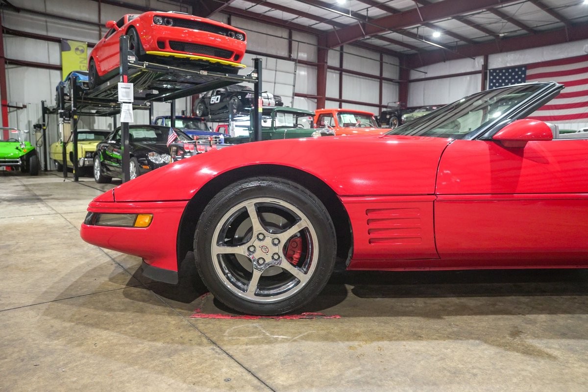 1991 Bright Red Chevrolet Corvette   | C4 Corvette Photo 3