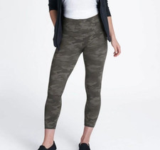 Spanx Women's Leggings Large Green Camo Seamless Compression Athleisure Workout