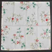 Pfaltzgraff Winterberry Cloth Napkin 5602526