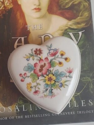 COALPORT MING ROSE Heart Floral Jewelry Trinket Box Fine China Made In England