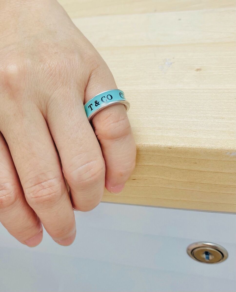 Tiffany & Co Sz 6.25 Blue Enamel Band Ring Sterling Silver w Tiffany & Co Sz 6.25 Blue Enamel Band Ring Sterling Silver w