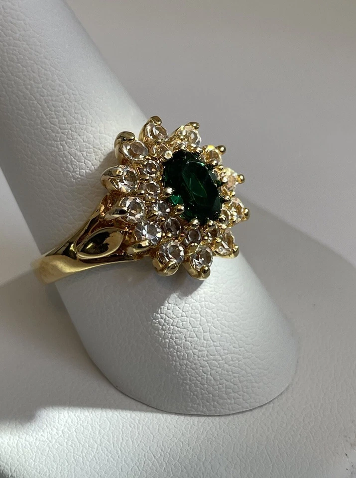 Винтажное позолоченное кольцо с имитацией изумруда и имитацией бриллиантов гало размер 9,75 - Изображение 3 из 4