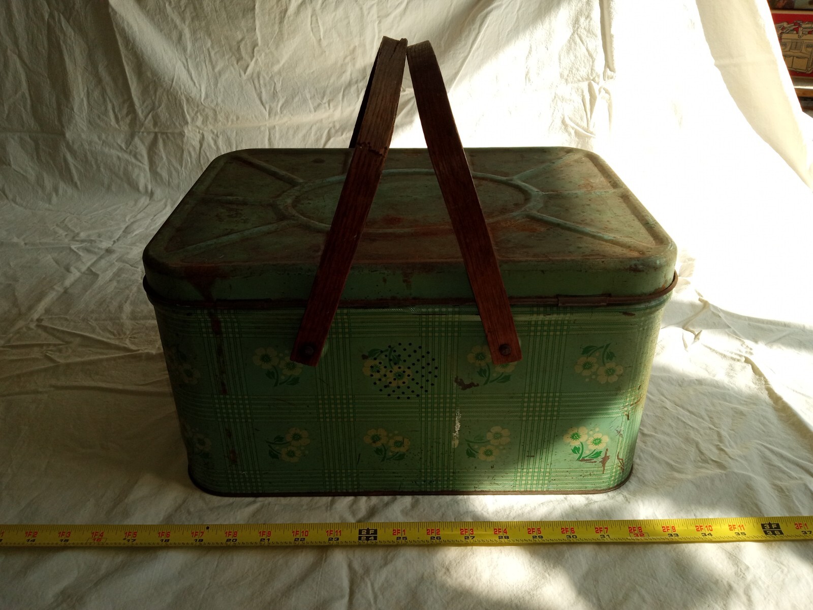 Vintage 1950'S Green Floral Metal Tin Picnic Basket with Wood Handles