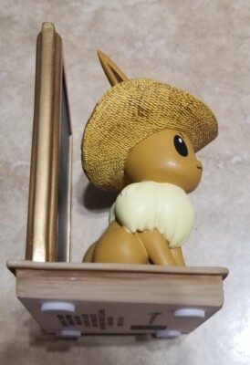 Pokemon Center x Van Gogh Museum: Eevee Inspired by Self-Portrait