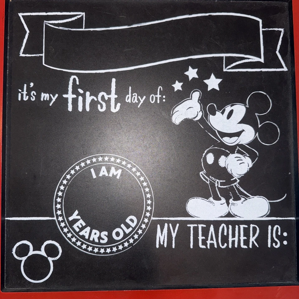 Pizarra Disney Mickey Mouse 1er Primer Día de Escuela Nueva Fábrica Foto 2 de 3