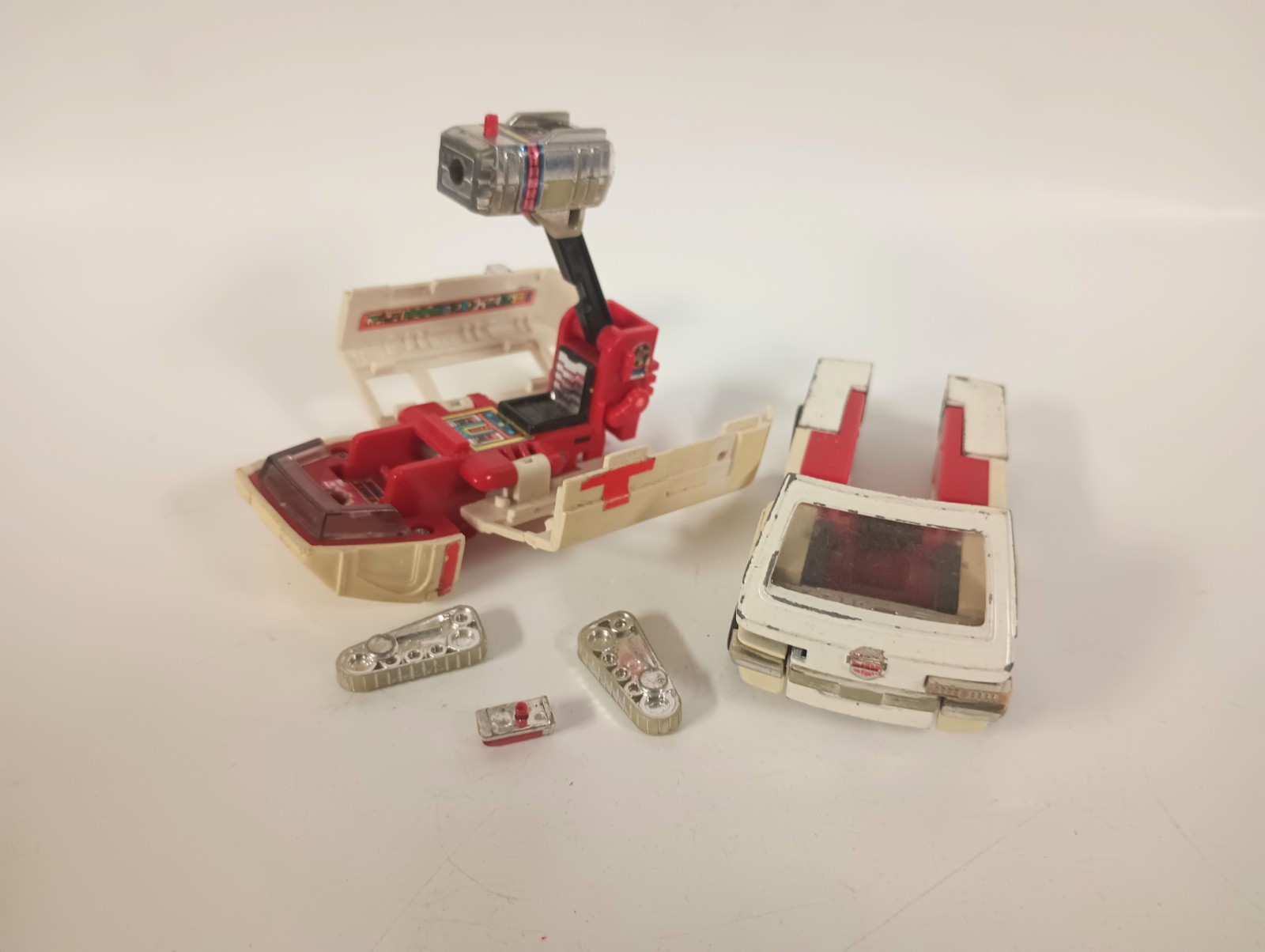HASBRO 1984 TRANSFORMERS G1 AUTOBOT RATCHET ROBOT FIGURE FOR PARTS Damaged