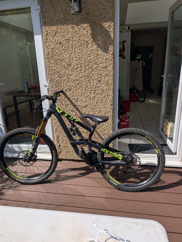 Scott Voltage FR710 (Excellent Condition)  Downhill/Freestyle Bike  Size S