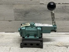 Numatics 33HLS4430, Manually Operated Pneumatic Control Valve, 5 Port, New