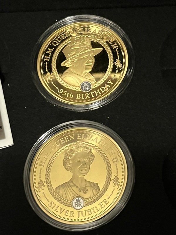 QUEEN ELIZABETH II 2- COIN COLLECTION  24K GP 95th B-DAY/Jubilee 