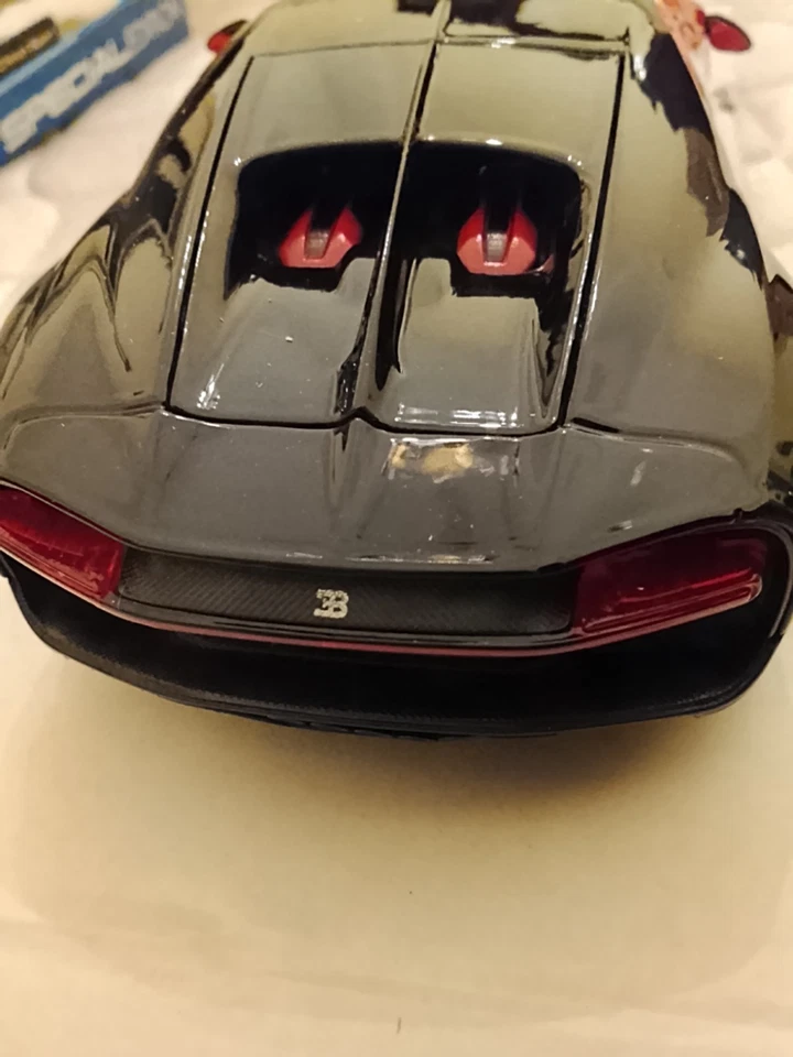 Bugatti chiron sport maisto special edition 1:24 nuova - Immagine 4 di 4