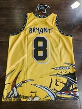 BRAND XBRAND X AWAKEN THE BEAST IN LA  BASKETBALL JERSEY LAKERS YELLOW XL 