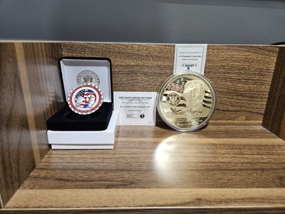 Donald Trump American Mint Crystal Inlay Jumbo Coin & Korea Summit Coin Bundle