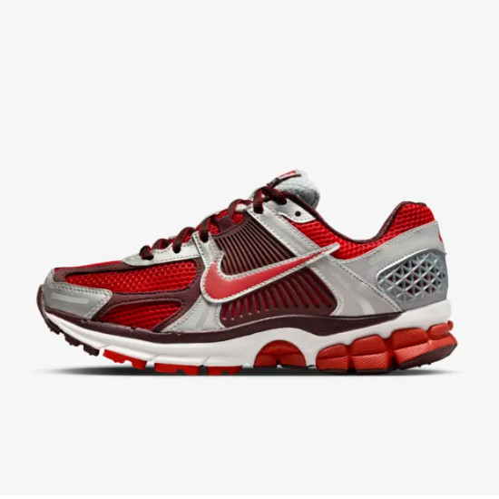Кроссовки Nike Vomero 5 Mystic Red & Platinum (FN7778-600) доставлены в кратчайшие сроки