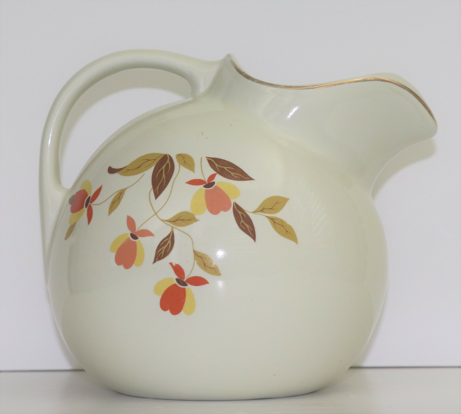 HALL VINTAGE JEWEL TEA AUTUMN LEAF PITCHER BALL JUG STYLE ICE LIP 392