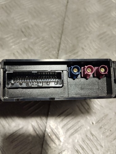 Interface box (control unit 'bluetooth') Volvo S90 II 2017 31489609 - Picture 3 of 5
