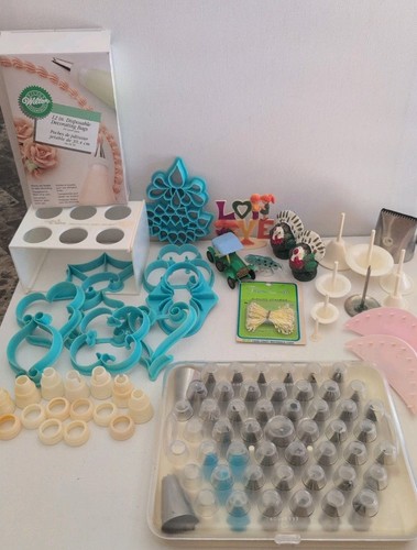 Vintage 1970 Wilton 50 Piping Tip Set Cake Decorating Tips, Etc.