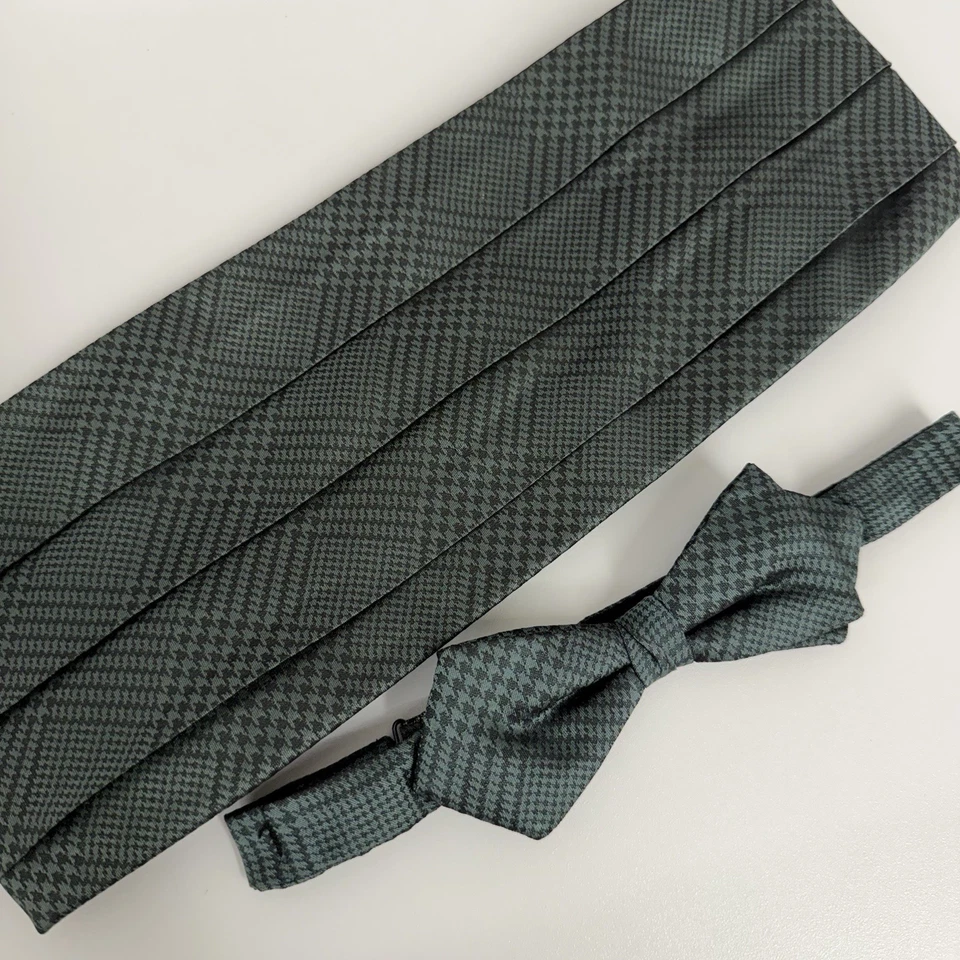 Juego de pajaritas de seda a cuadros verde Glen de Valentino para hombre hechas en EE. UU. USADAS EN EXCELENTE ESTADO Foto 3 de 4