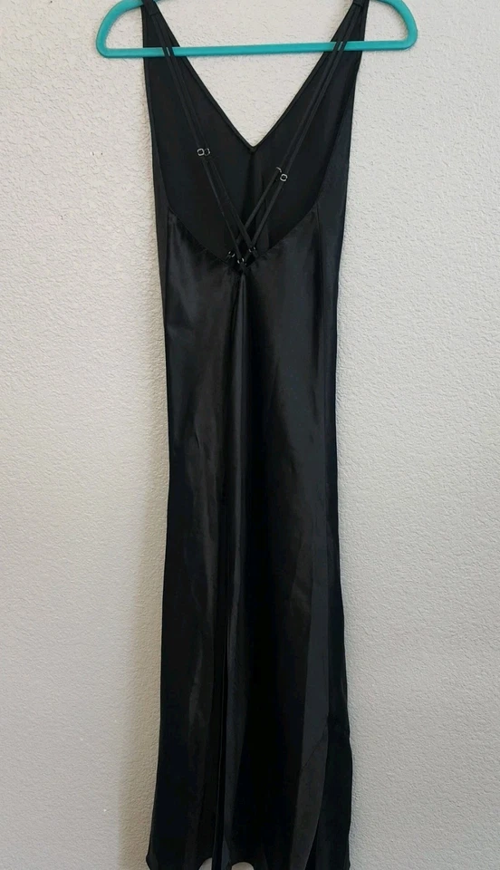 Maxi Vestido Sin Mangas Y2k Fredericks Hollywood Negro Satinado Vestido Tirantes Glamour Años 90 S Foto 2 de 4